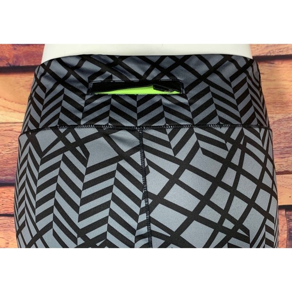 2(X)IST Women's L Patterned Leggings with Sheer Calf Panel - Picture 3 of 6